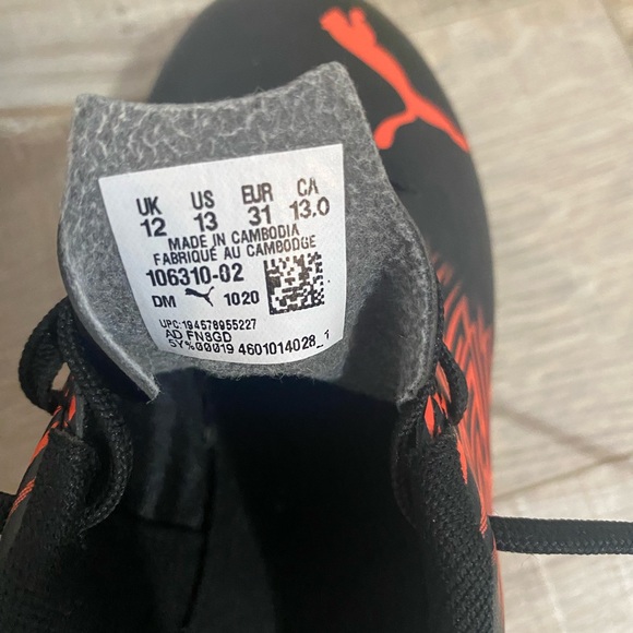 Puma soccer shoes for kids Size 13 U.S 12 UK.   Color black & red - Picture 4 of 4